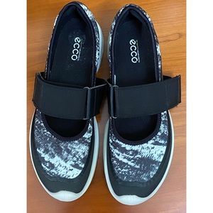 Ecco shoes. Like new.